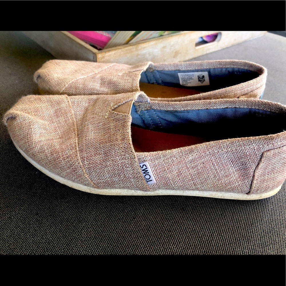 Tom’s shoes